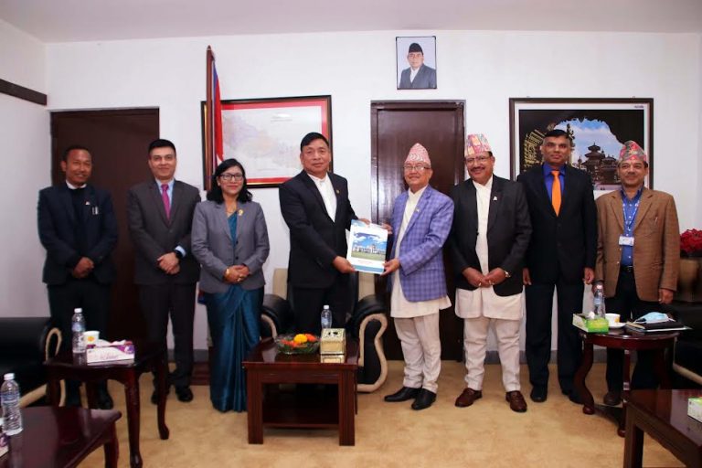निर्वाचन आयोगले दियो उपराष्ट्रपतिलाई निर्वाचन तयारी बारे जानकारी