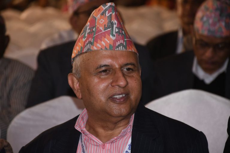 एमाले महासचिव शंकर पोखरेल माओवादीकी रेखा शर्मासँग पराजित