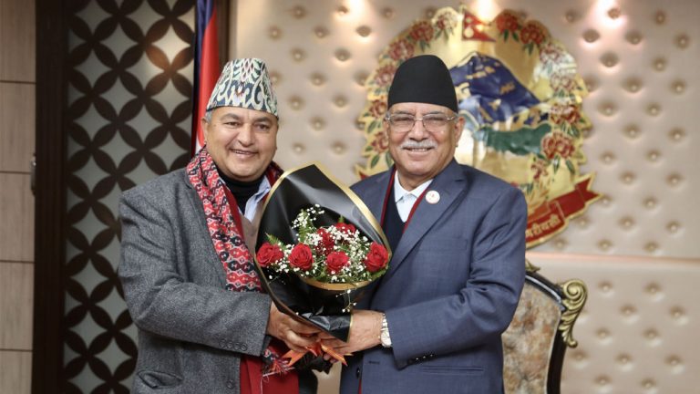 वाग्मतीका मुख्यमन्त्री जमरकट्टेलले भेटे प्रधानमन्त्री प्रचण्ड