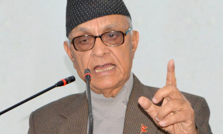 ‘गृहकार्य नगरी निर्णय गर्ने बालेनको शैलीले समस्या निम्तियो’:डा. प्रकाशचन्द्र लोहनी