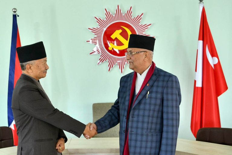 एमालेले तत्काल सरकार नछाड्ने, कांग्रेसबाहेक दललाई सहमतिमा ल्याउन प्रयास गर्ने
