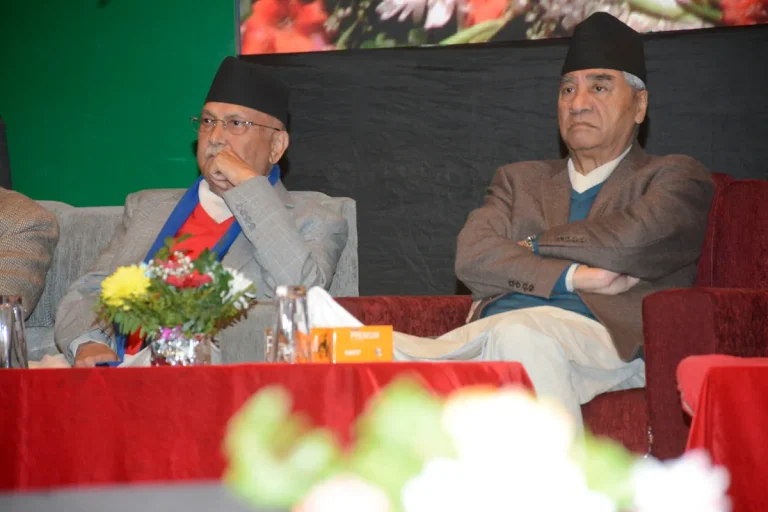 तस्बिरमा कांग्रेसको मेलमिलाप