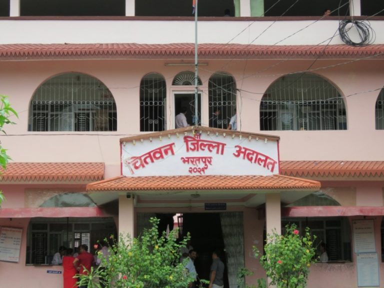 चितवनमा गैडाको खाग खरिदबिक्रीको अभियोगमा नौ जनालाई मुद्दा